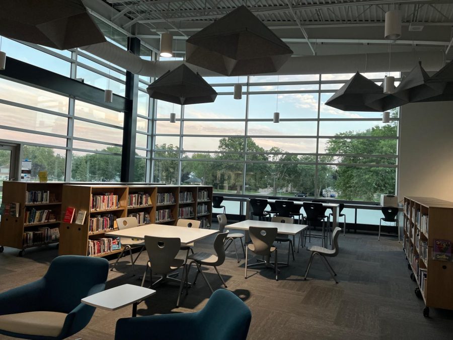 With the addition of a second library, Middleton High School now has more space for storing books. Equipped with comfortable indoor seating and an outdoor balcony, the North LMC is a solid study spot for students.