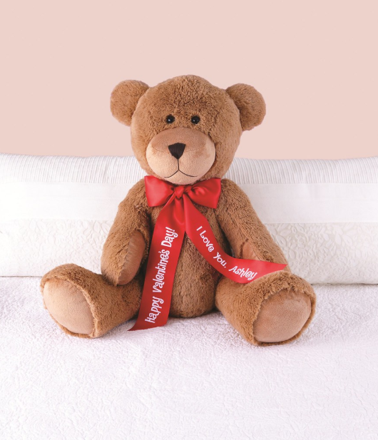 The Red Cross Club handed out teddy bears along with candy to those who bought them at the fundraiser.

Licensed under CC BY 2.0 (https://creativecommons.org/licenses/by/2.0/).